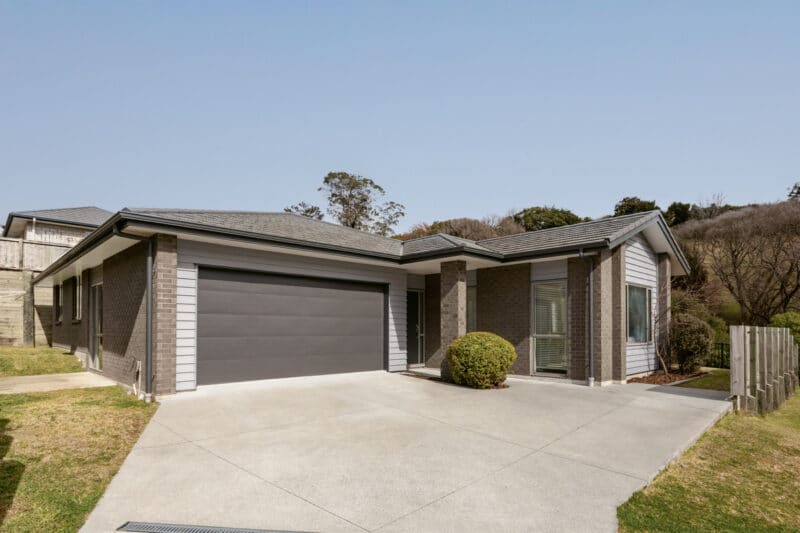 Reserve Outlook, Modern Living