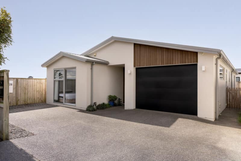 Modern Comfort, Coastal Connection